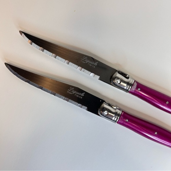 Set 2 Vtg Laguiole Steak Knives Bee Emblem  Inox France Pink Handle Read - Picture 12 of 12